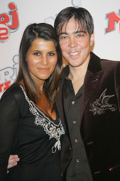 Karine Ferri et le chanteur Gregory Lemarchal. |Photo : Getty Images