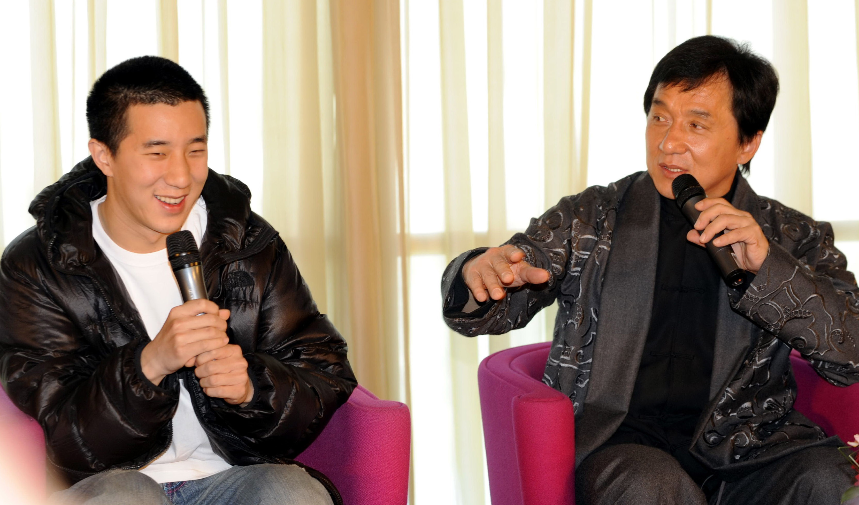 Jackie Chan et Jaycee Chan le 1er avril 2009 à Pékin, Chine | Source : Getty Images