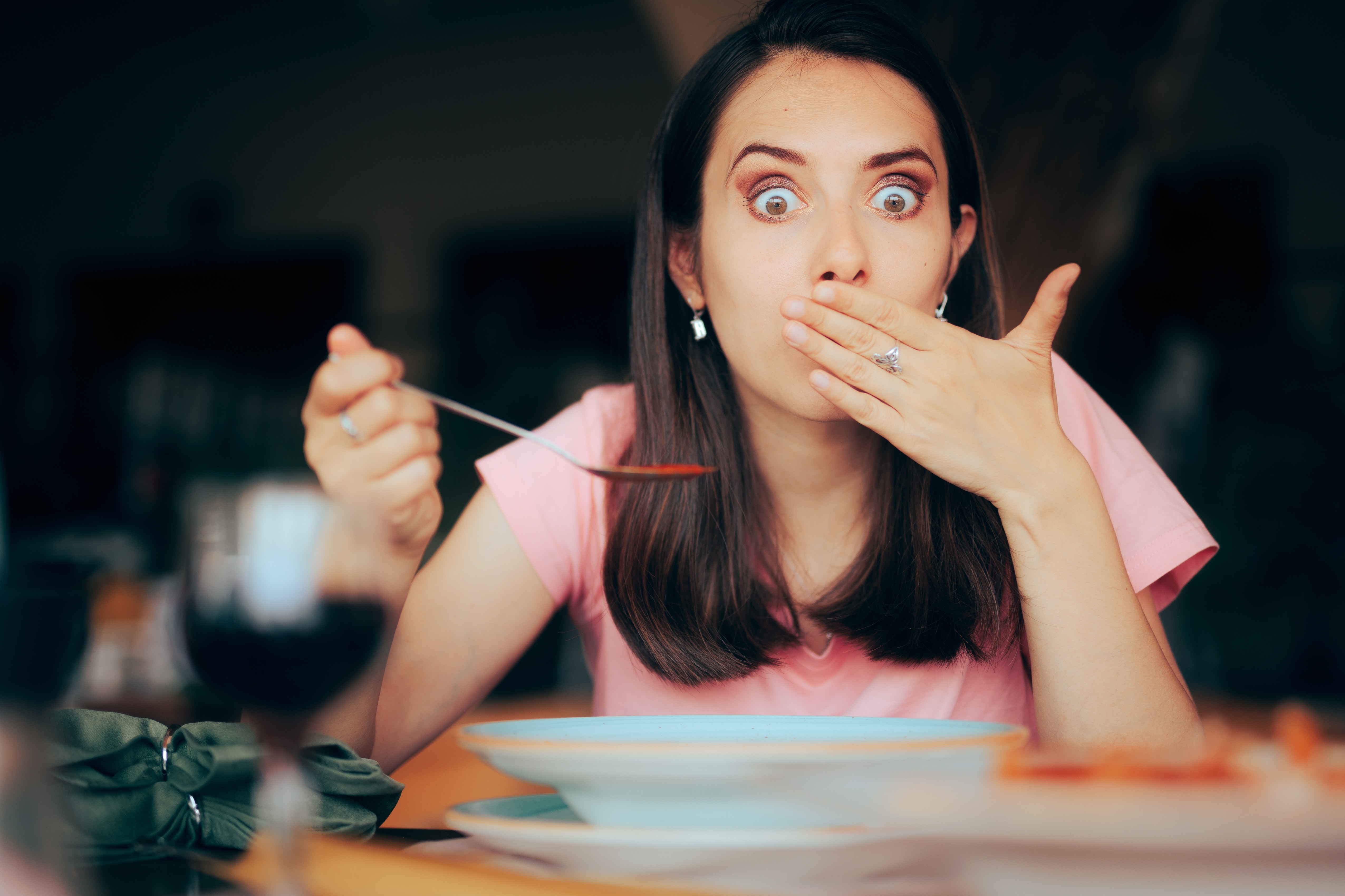 femme choquée par la nourriture | Source : Shutterstock