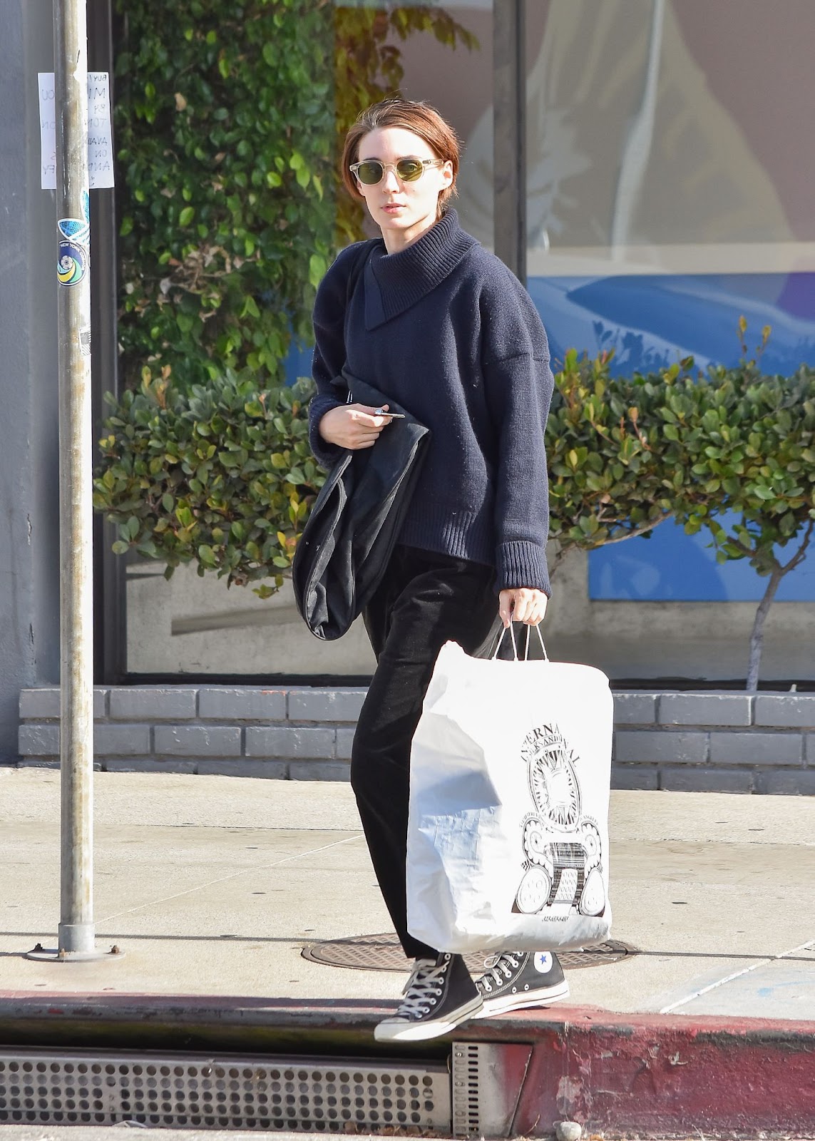 Le 2 janvier 2018, Rooney Mara a été aperçue à Los Angeles. En tant que membre des familles Rooney et Mara, qui ont fondé les Steelers et les Giants, elle a tracé son propre chemin dans le monde du divertissement. | Source : Getty Images