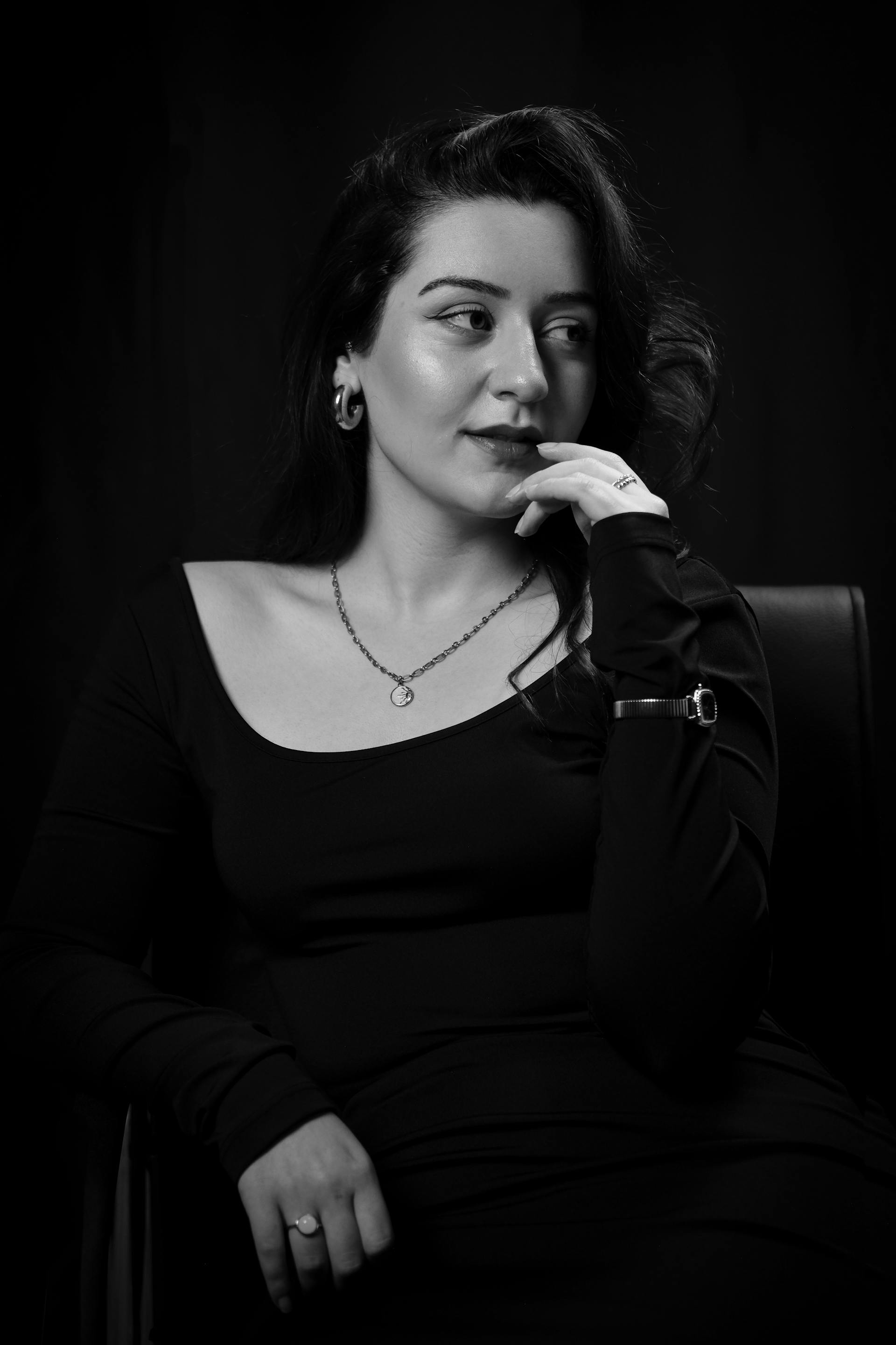 Une femme qui réfléchit | Source : Pexels