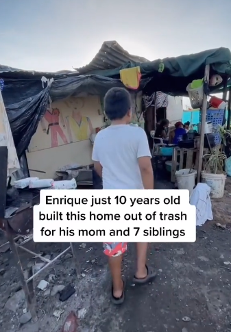 Enrique se dirige vers sa maison. | Source : tiktok.com/murphslife