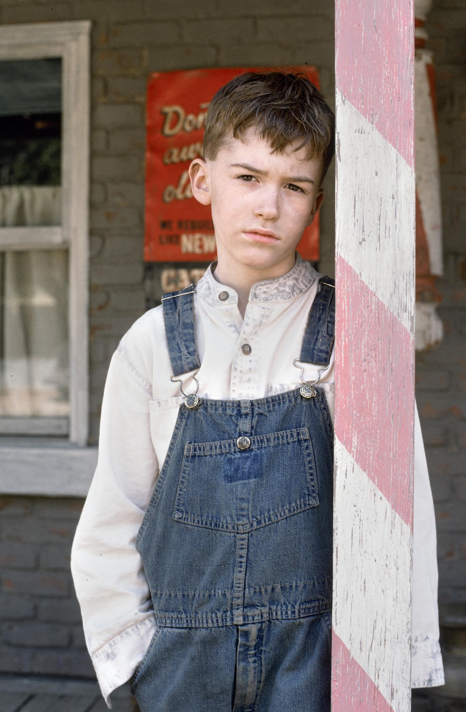 Joseph Mazzello photographié sur le tournage de « A Father For Charlie », 1994 | Source : Getty Images