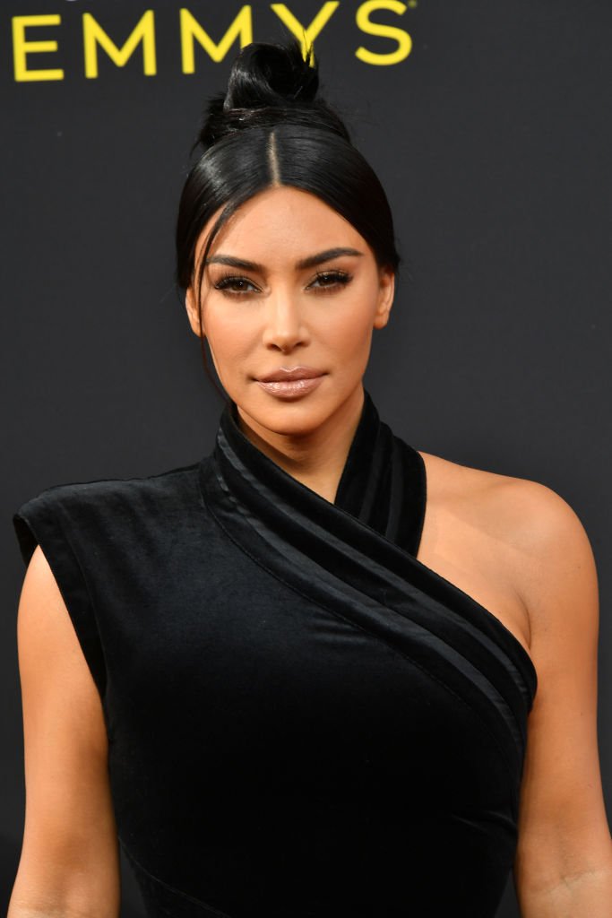  Kim Kardashian West assiste aux Emmy Awards de la création artistique 2019 | Photo: Getty Images
