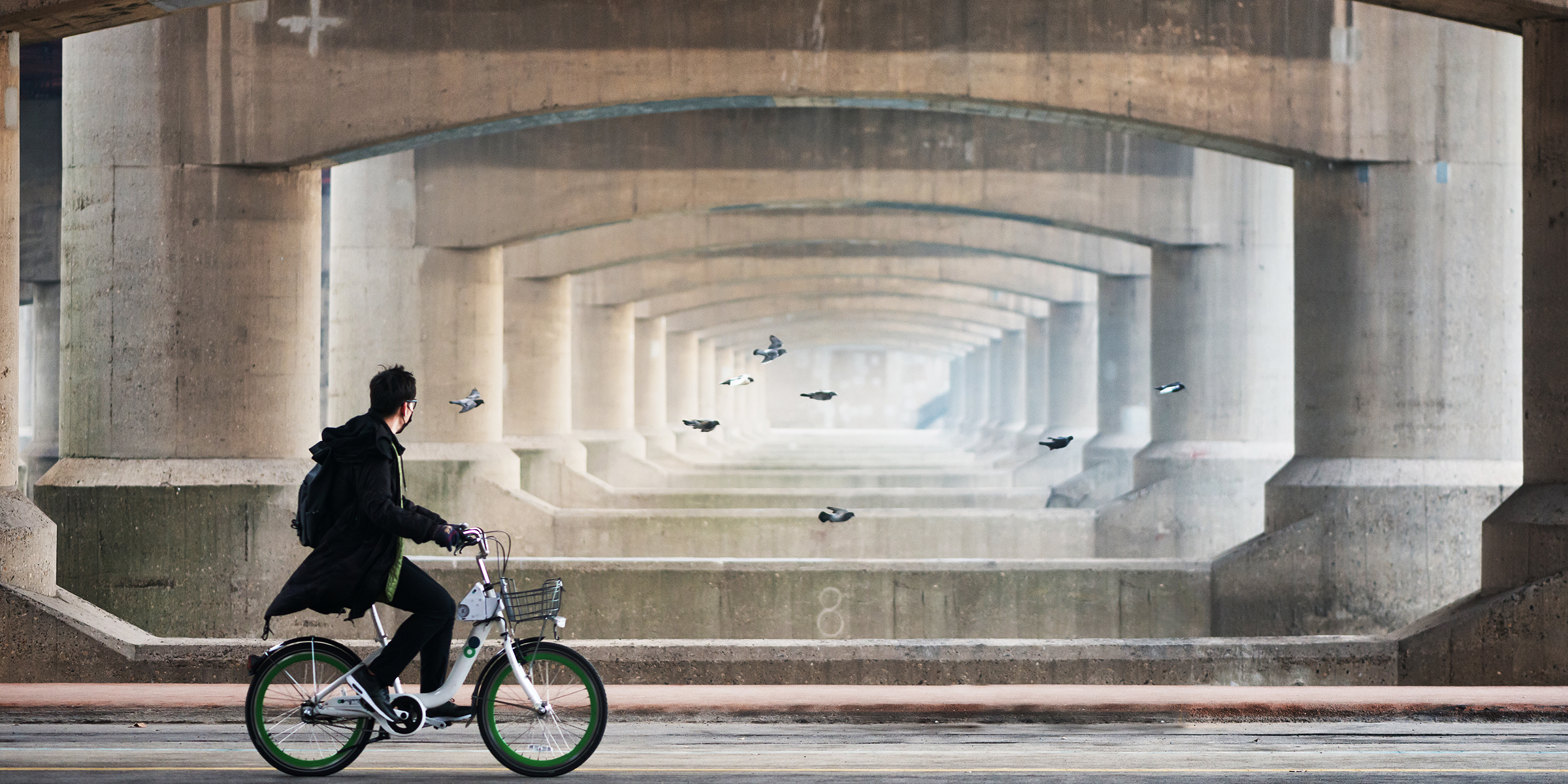 Une personne faisant du vélo | Source : Shutterstock