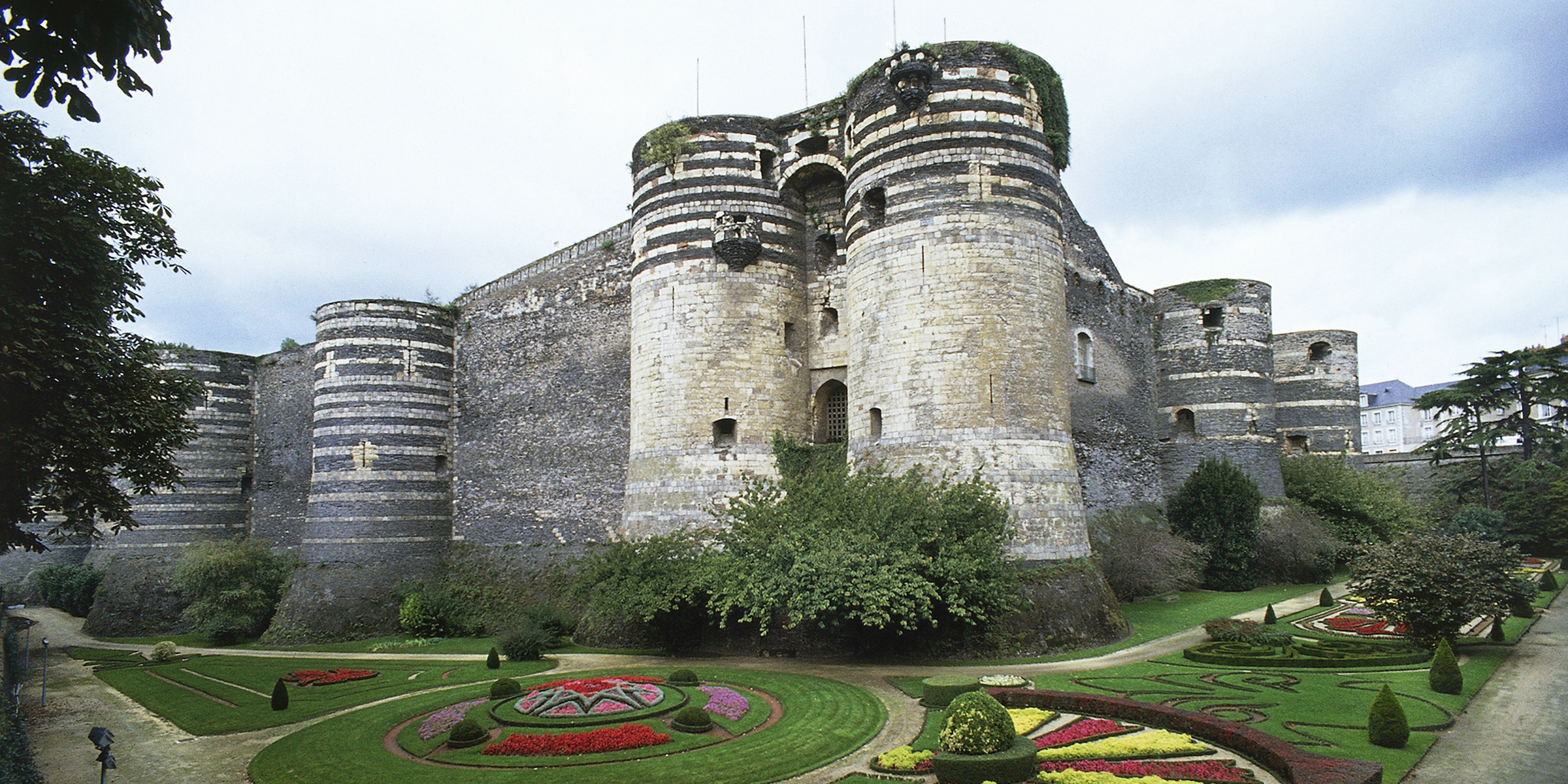 Tours et muraille du château d'Angers, Vallée de la Loire (Liste du patrimoine mondial de l'UNESCO, 2000), Pays de la Loire. France, XIIIe siècle I Source : Getty Images