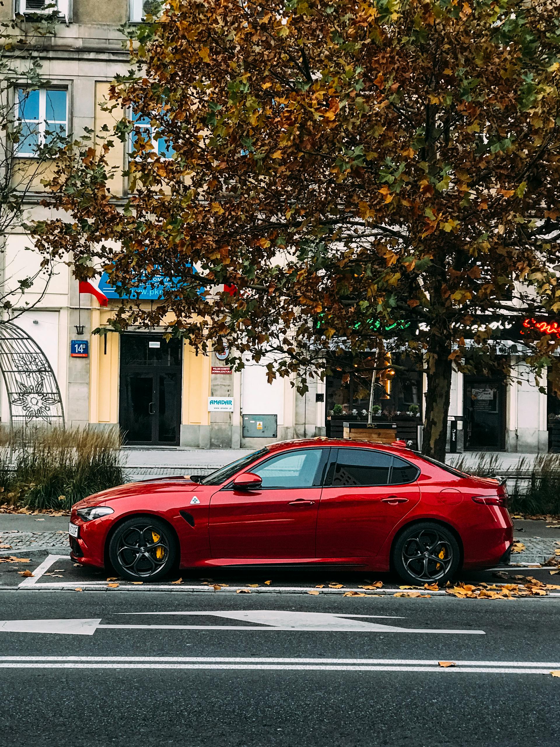 Une voiture garée | Source : Pexels
