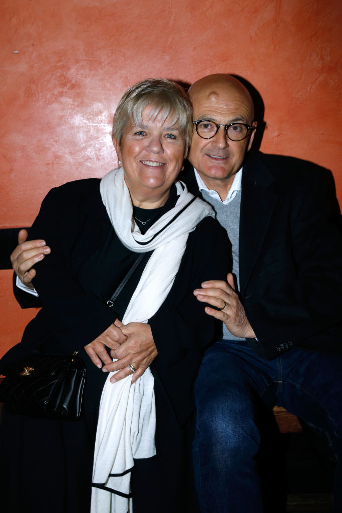 PARIS, FRANCE - 08 FÉVRIER : Mimie Mathy et son mari Benoist Gerard assistent au One Man Show d'Alex Lutz à L'Olympia le 8 février 2018 à Paris, France. (Photo de Bertrand Rindoff Petroff/Getty Images)