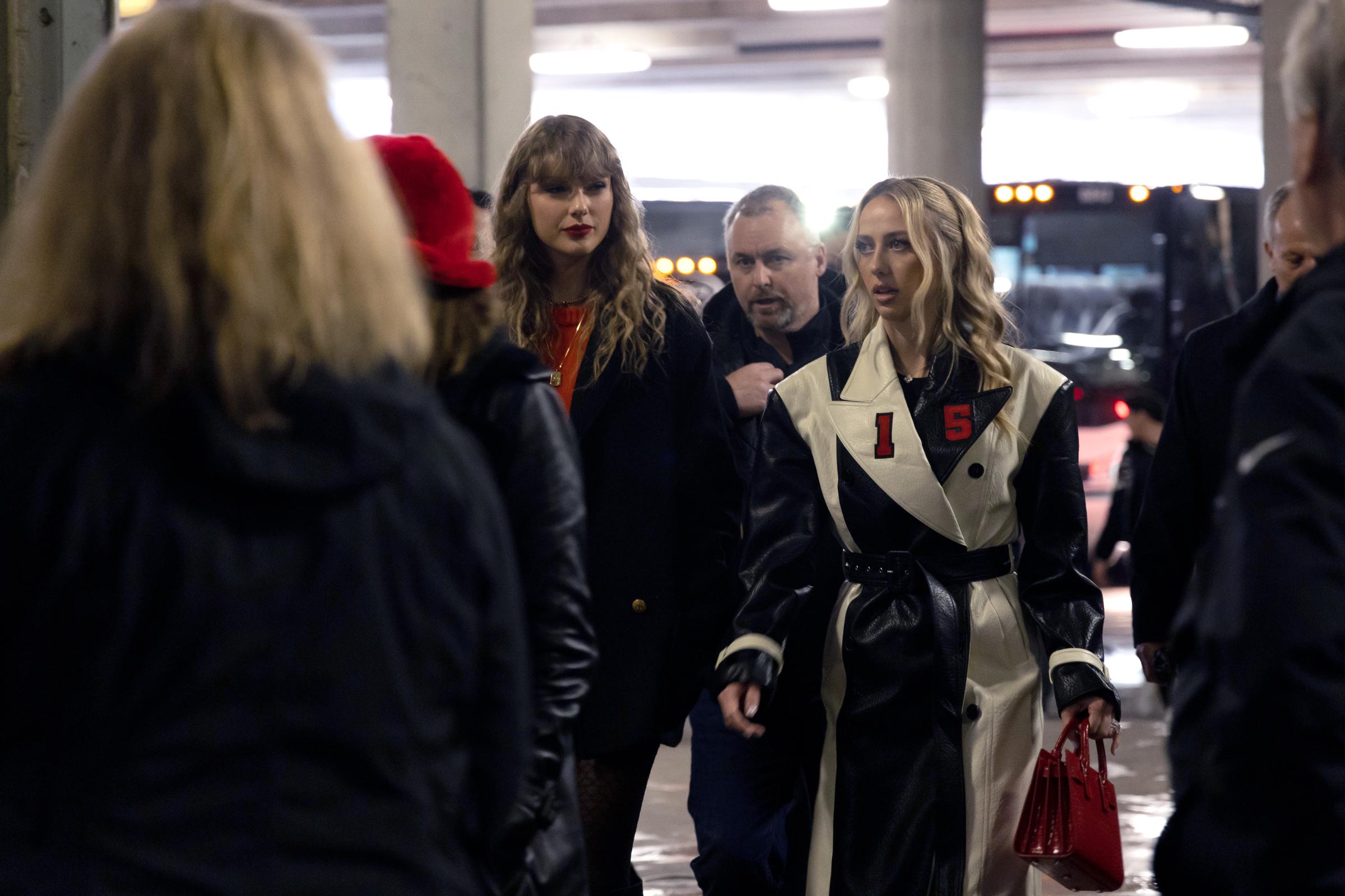 Taylor Swift et Brittany Mahomes au stade M&T Bank le 28 janvier 2024, à Baltimore, Maryland | Source : Getty Images