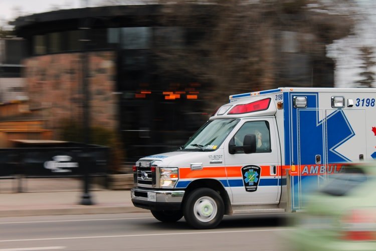 Une voiture d'ambulance. | Photo : Unsplash