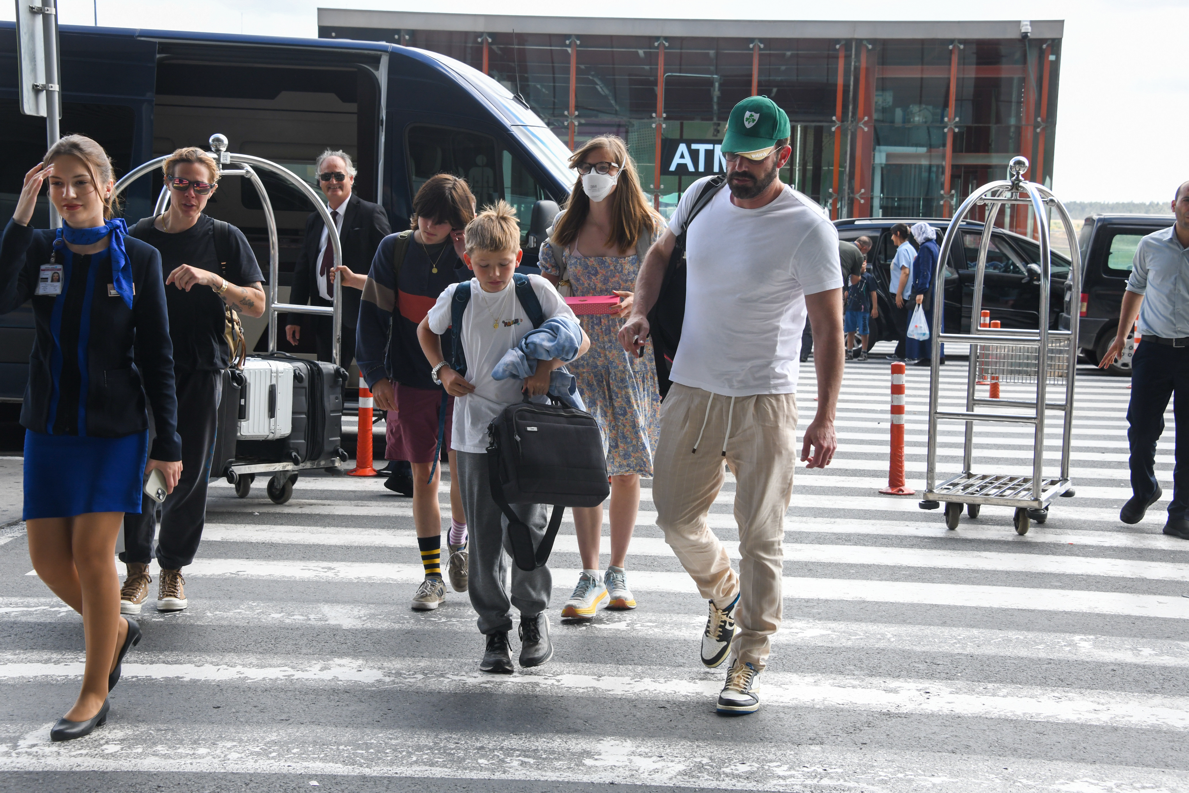 Seraphina, Samuel, Violet et Ben Affleck repérés à Istanbul, en Turquie, le 9 août 2023 | Source : Getty Images