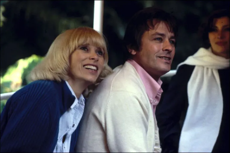 Mireille Darc et Alain Delon | Photo : Getty Images