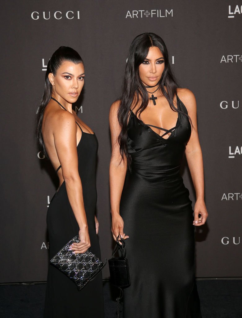Kourtney Kardashian et Kim Kardashian au Gala LACMA Art + Film 2018. | Source: Getty Images