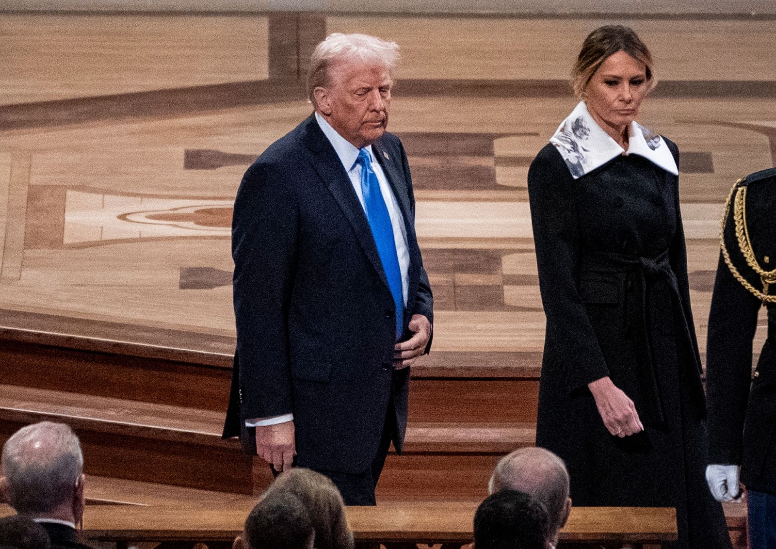 Le président élu des États-Unis Donald Trump et Melania Trump aux funérailles de l'ancien président américain Jimmy Carter, le 9 janvier 2025, à Washington, D.C. | Source : Getty Images