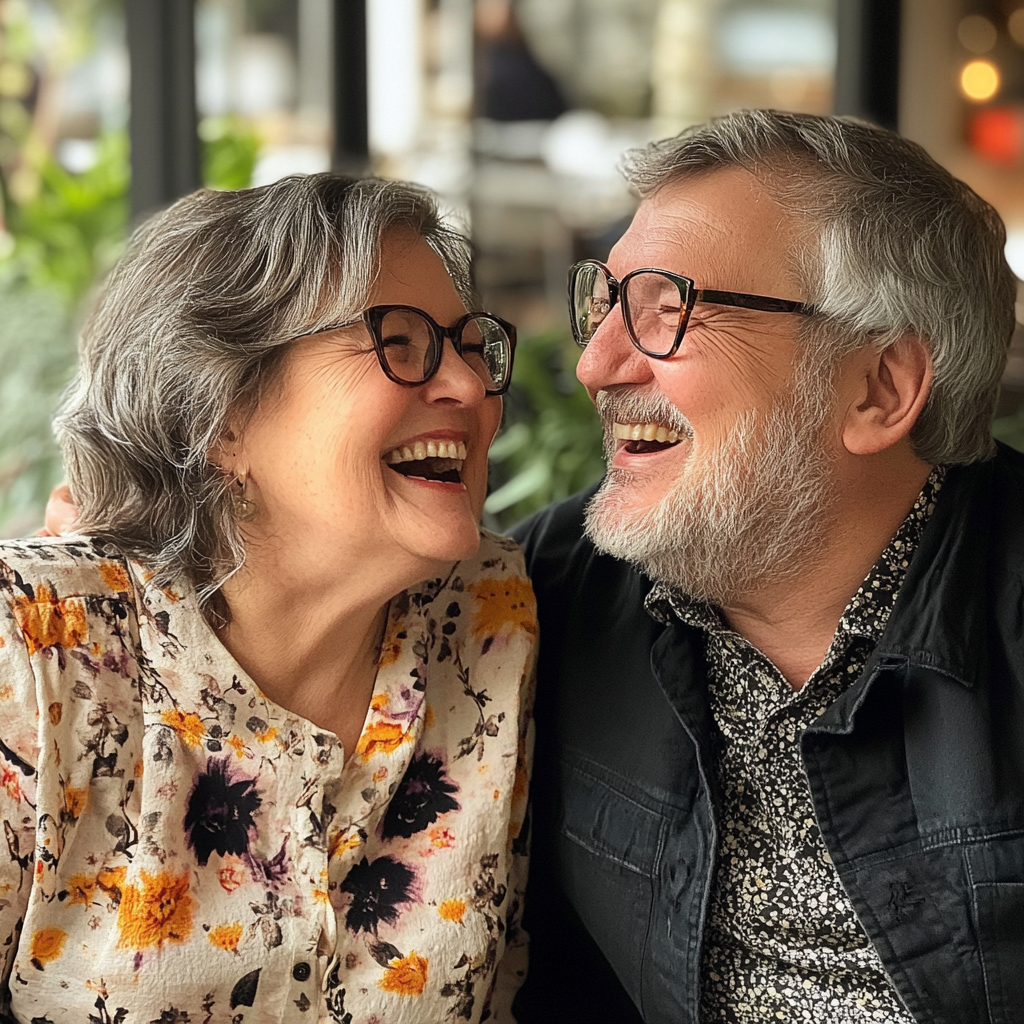 Un couple de personnes âgées en train de rire | Source : Midjourney