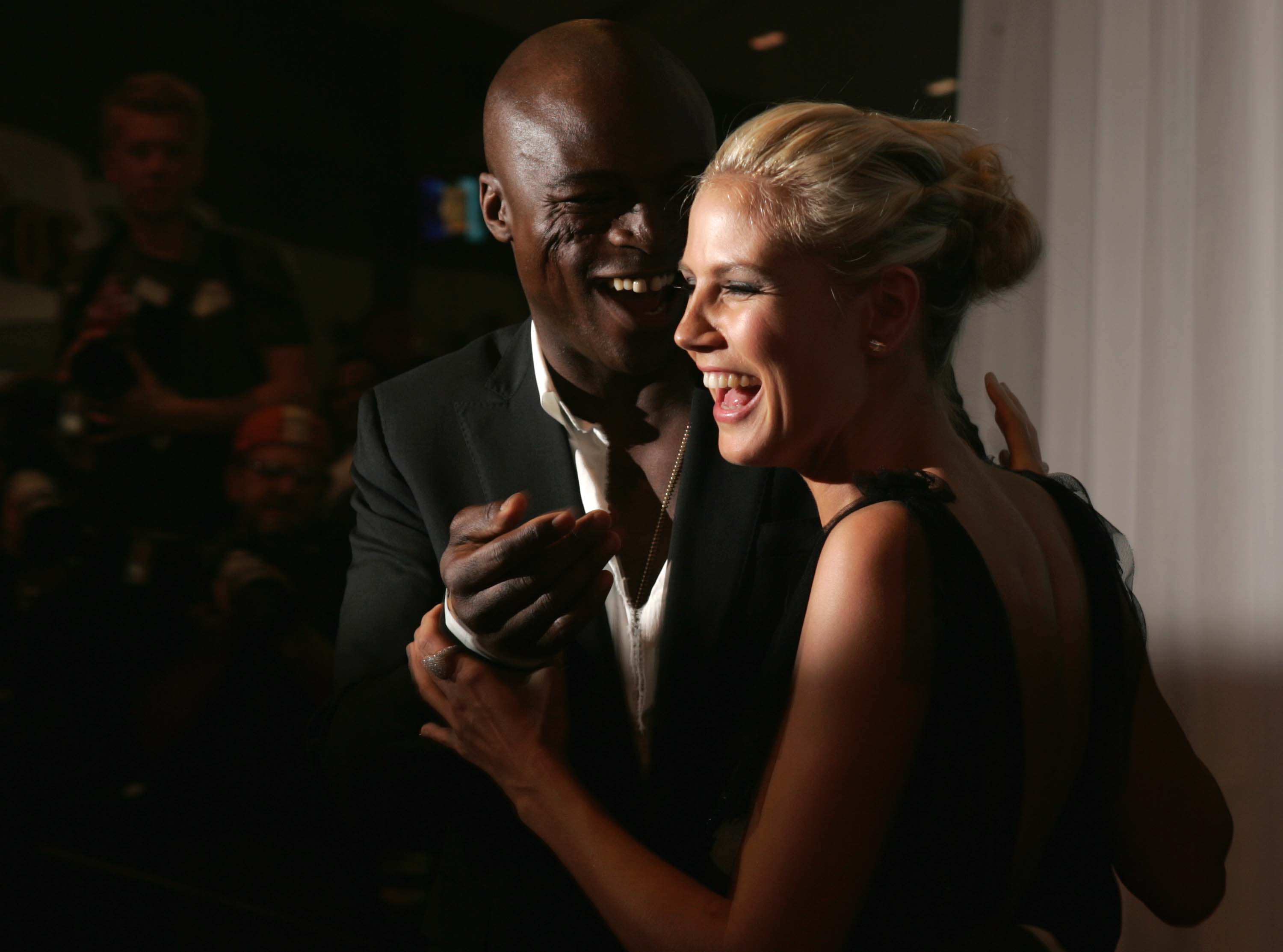 Seal et Heidi Klum arrivent aux World Music Awards 2004 au Thomas and Mack Center le 15 septembre 2004 à Las Vegas, Nevada | Source : Getty Images