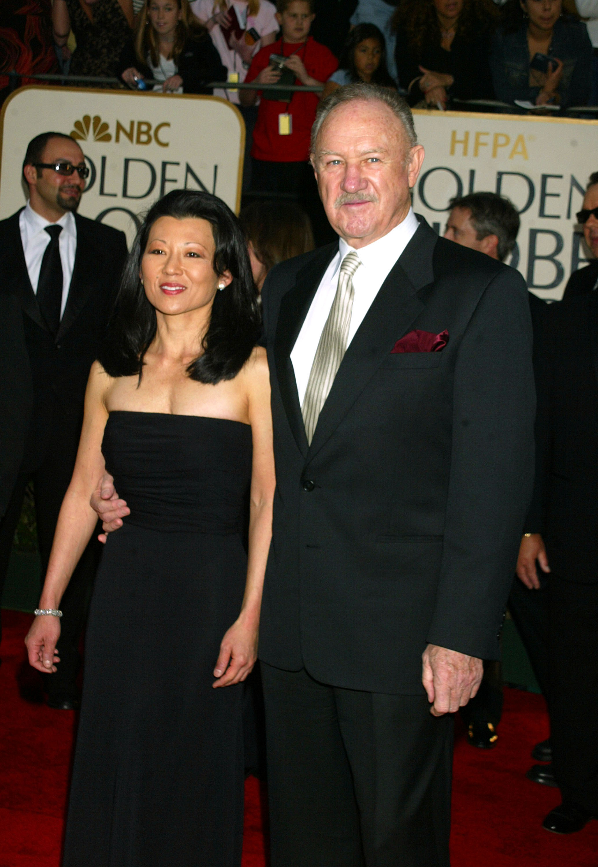 Betsy Arakawa et Gene Hackman lors de la 60e cérémonie annuelle des Golden Globe Awards en 2003 à Beverly Hills, Californie. | Source : Getty Images