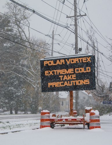 Panneau de signalisation routière électrique indiquant le vortex polaire, janvier 2019. | Photo: Shutterstock