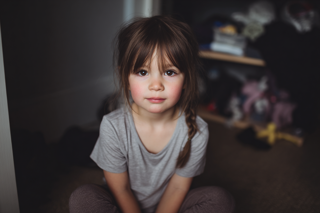 Une petite fille | Source : Midjourney