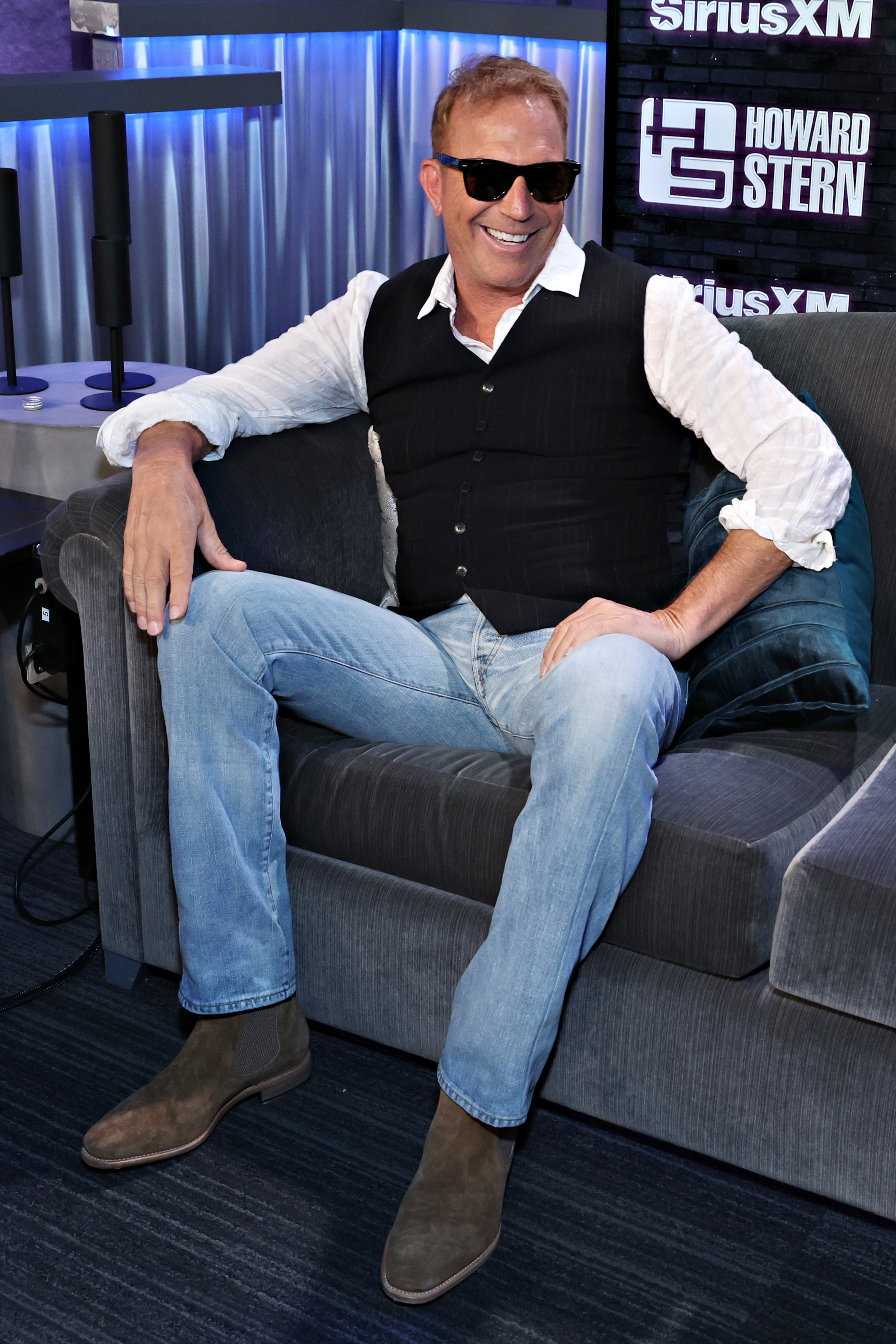 Kevin Costner visite l'émission 'The Howard Stern Show' de SiriusXM dans les studios de SiriusXM à New York, le 18 juin 2024.  | Source : Getty Images