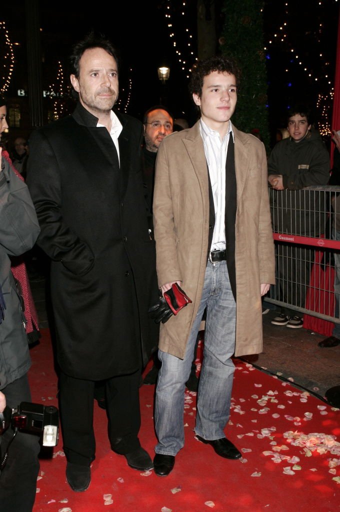 Marc Lévy et son fils Lousi Lévy. | Photo : Getty Images