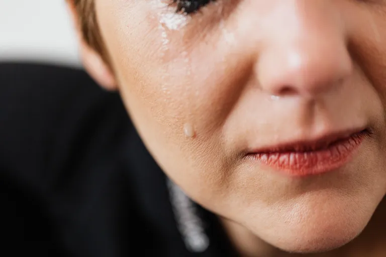 Une femme pleurant | Source : Pexels
