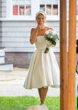 Cheryl Hines le jour de son mariage, comme on le voit dans un post daté du 2 août 2024 | Instagram/ _cherylhines.