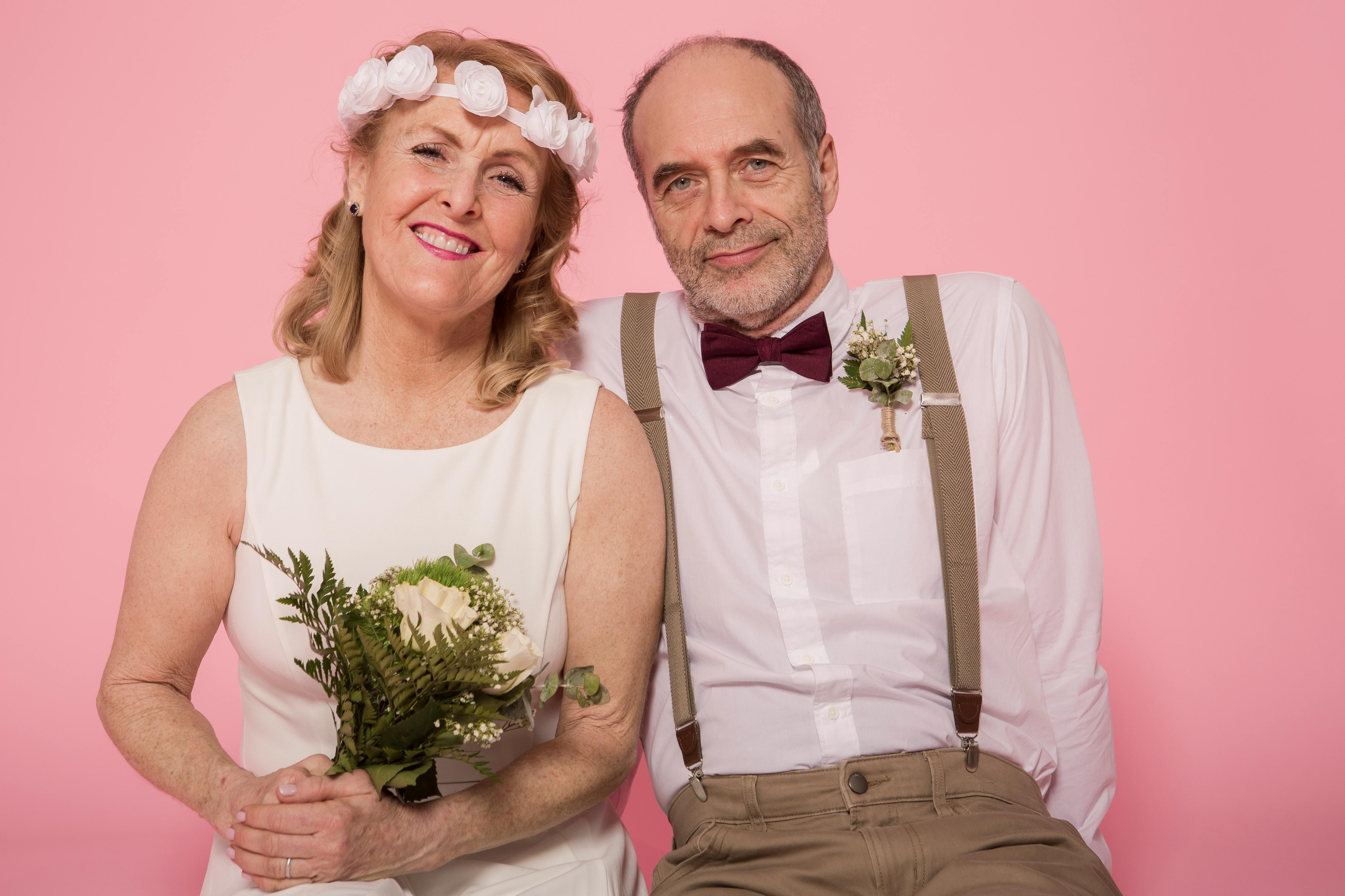 Un homme d'âge moyen sur une photo de mariage | Source : Pexels