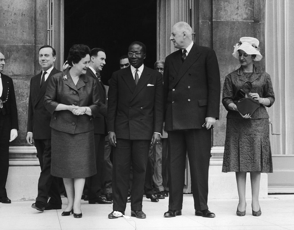 Yvonne de Gaulle, Senghor, président français et  le général Charles de Gaulle. | Photo : Getty Images