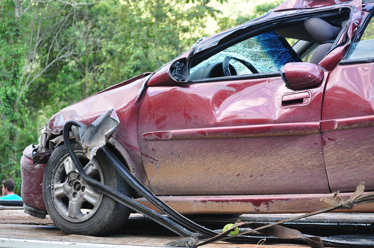 Une voiture accident | Source : Pixabay
