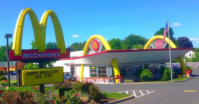 Un restaurant McDonald's. l Source: Flickr
