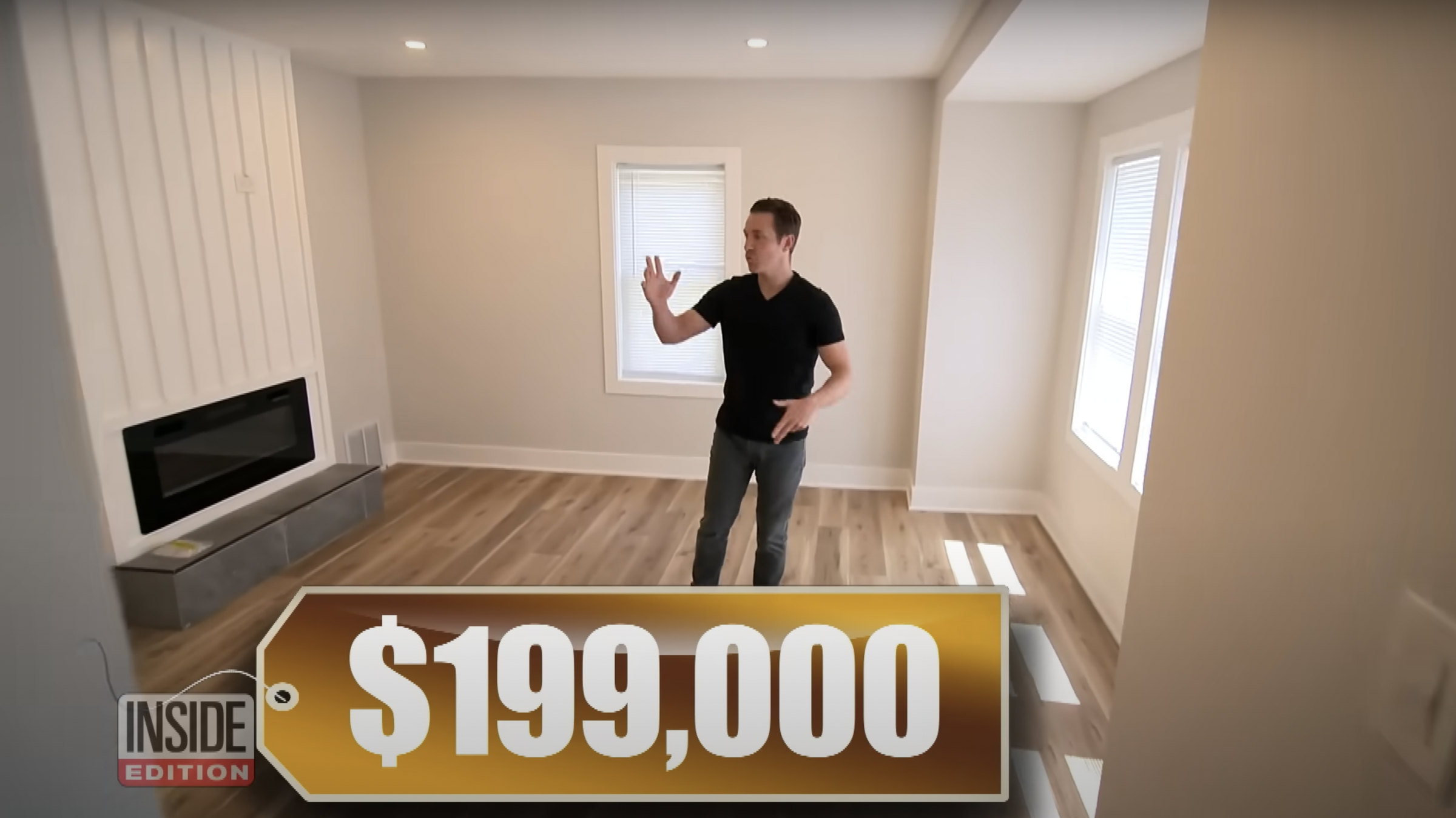 Le salon rénové à l'intérieur de la maison d'enfance du pape XIV d'après une vidéo datant du 10 mai 2025. | Source : Inside Edition