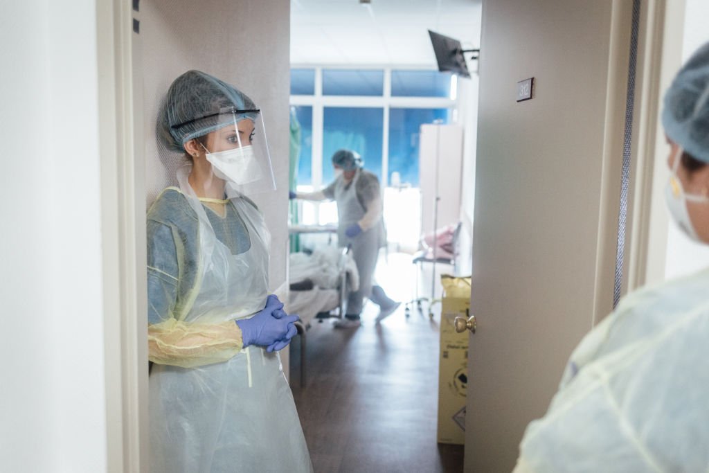 Des infirmières travaillant dans une clinique de test pour le Coronavirus le 7 avril 2020. l Source :  Getty Images