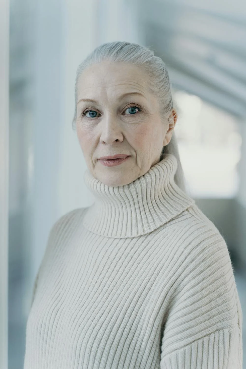 A serious elderly woman | Source: Pexels