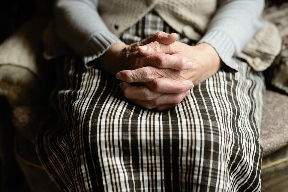 Main d'une femme. | Photo : Pixabay