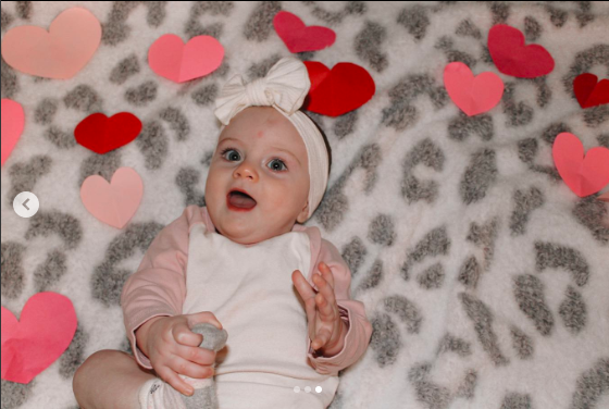 Une photo de la petite fille d'un an, postée le 10 février 2023 | Source : Instagram/ourlittlekrew