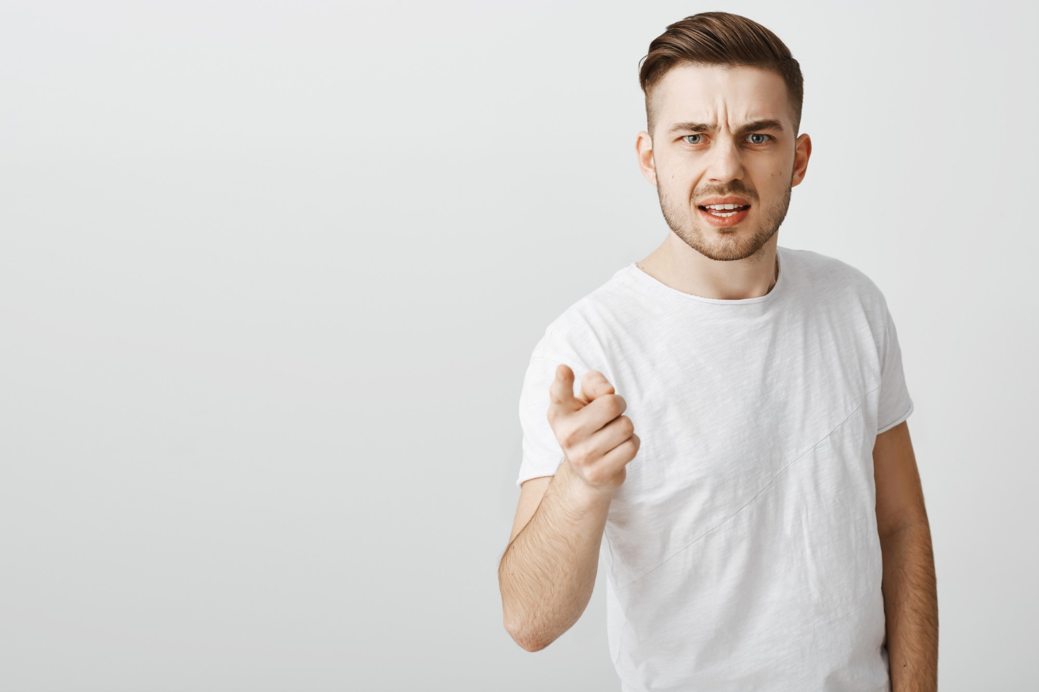 Un homme en colère | Source : Freepik