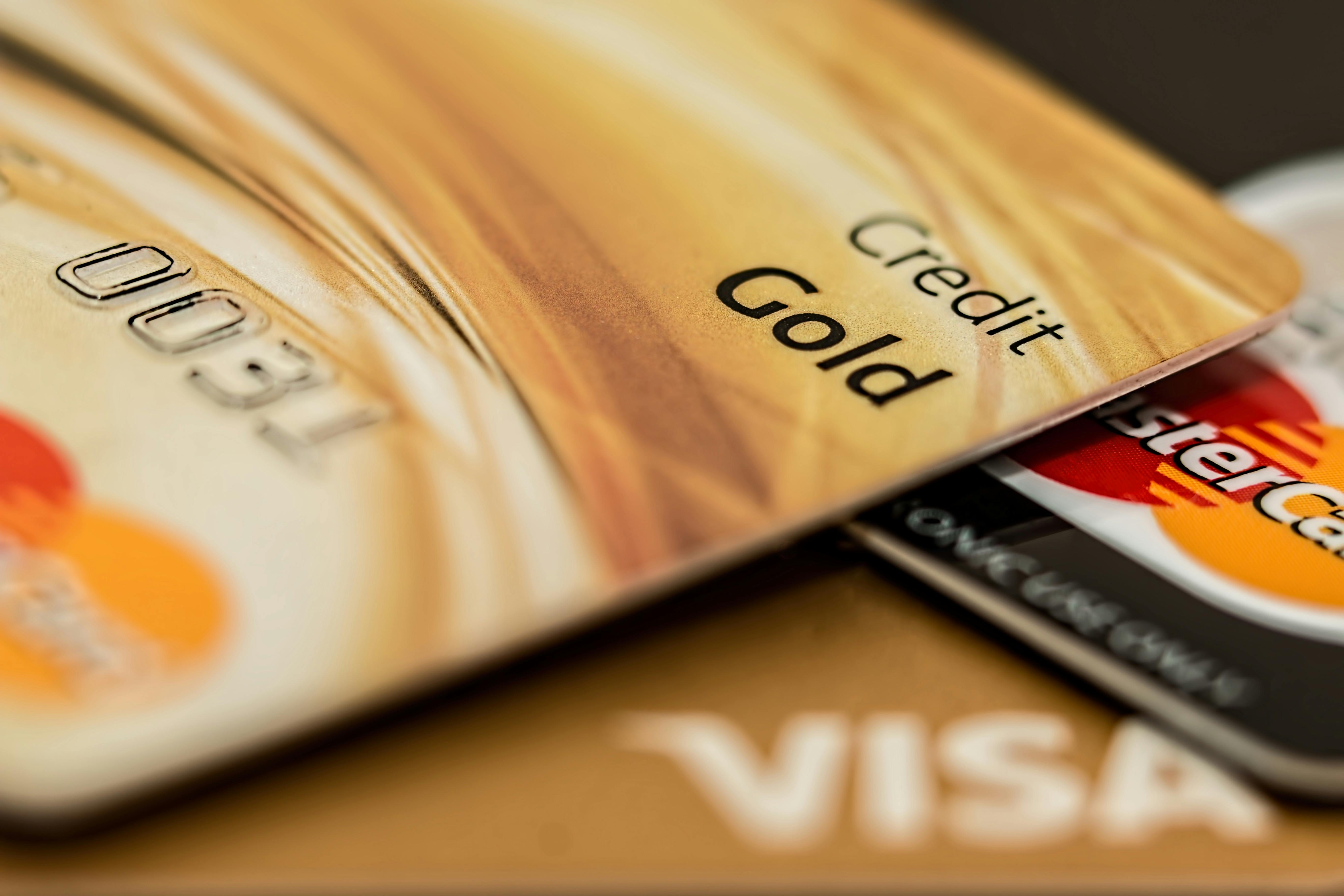 Une pile de cartes de crédit | Source : Pexels