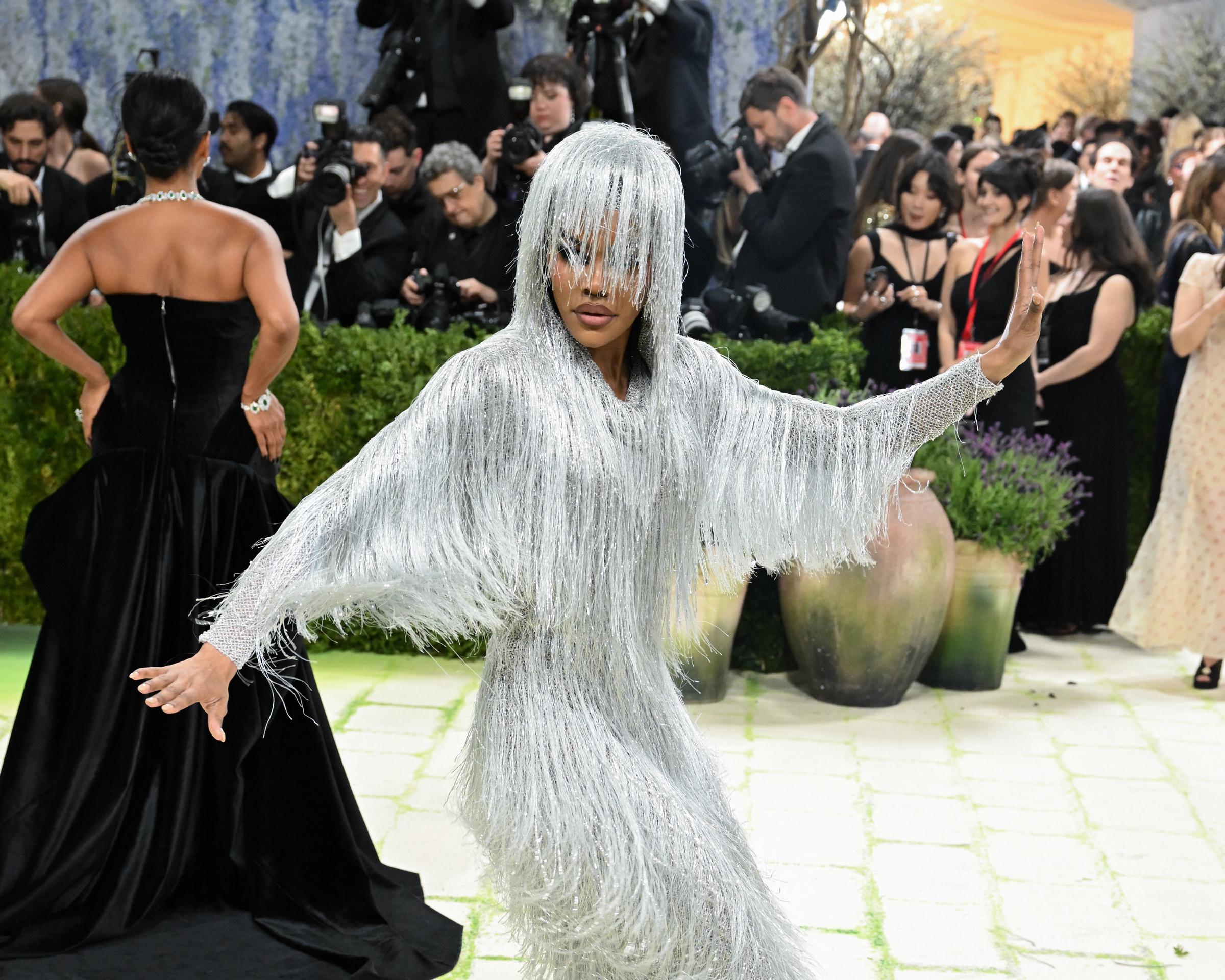 Teyana Taylor fait sensation sur le tapis rouge du Met Gala 2026 avec un look très dynamique | Source : Getty Images
