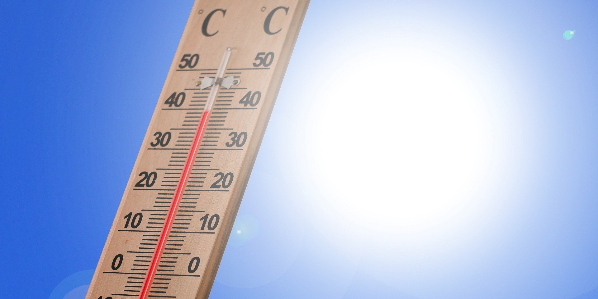 Un thermomètre montrant une forte chaleur | Photo : Pixabay