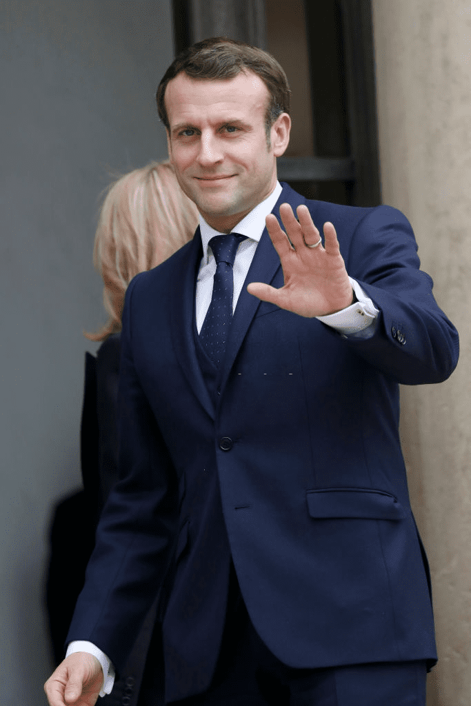 PARIS, FRANCE - 11 MARS : Le Président Français Emmanuel Macron accueille le Roi Philippe d'Espagne et la Reine Létizia d'Espagne avant un déjeuner au Palais présidentiel de l'Elysée le 11 mars 2020 à Paris, France. | Photo : Getty Images