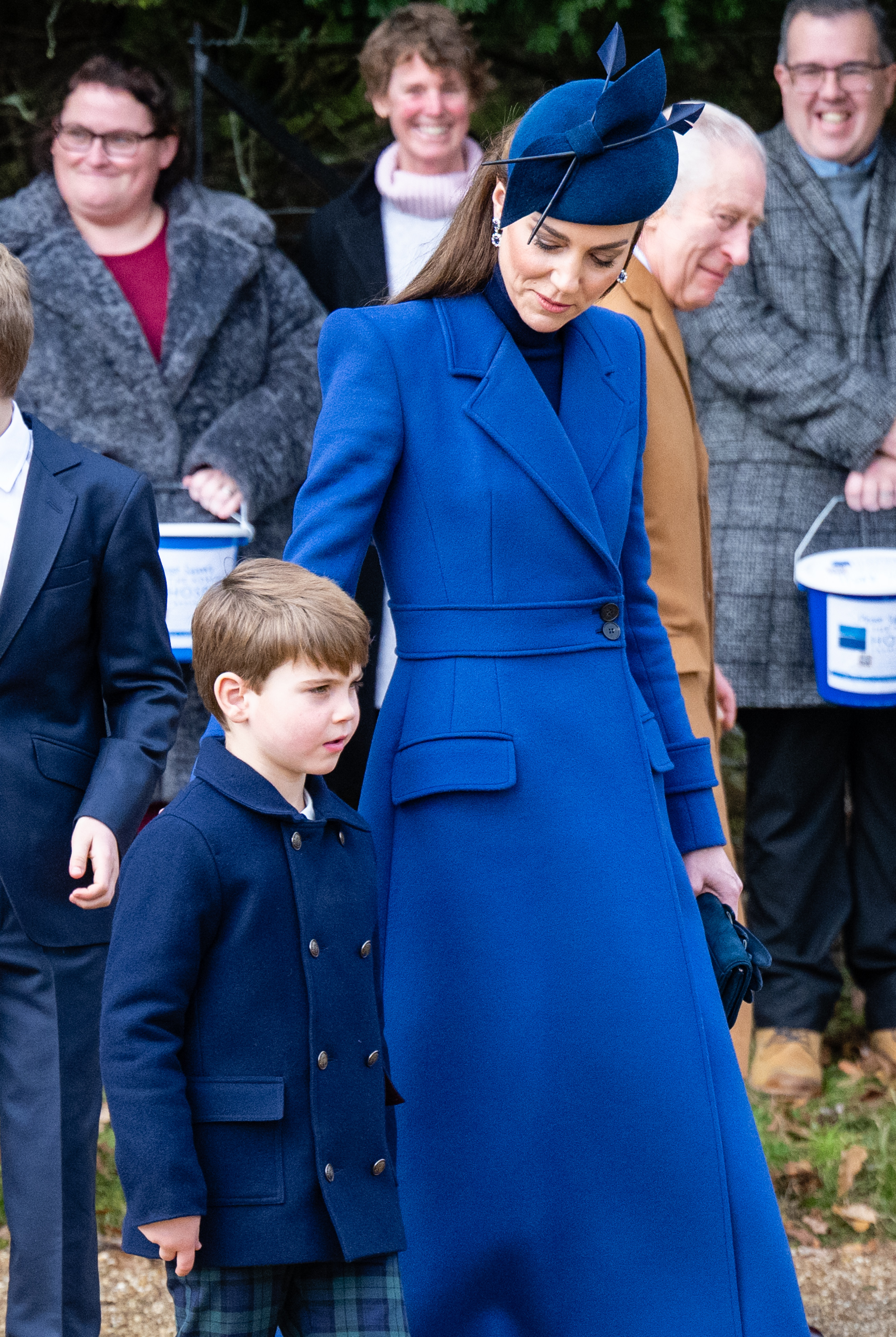 Le prince Louis et Kate Middleton lors de l'office du matin de Noël à l'église de Sandringham, dans le Norfolk, le 25 décembre 2023 | Source : Getty Images