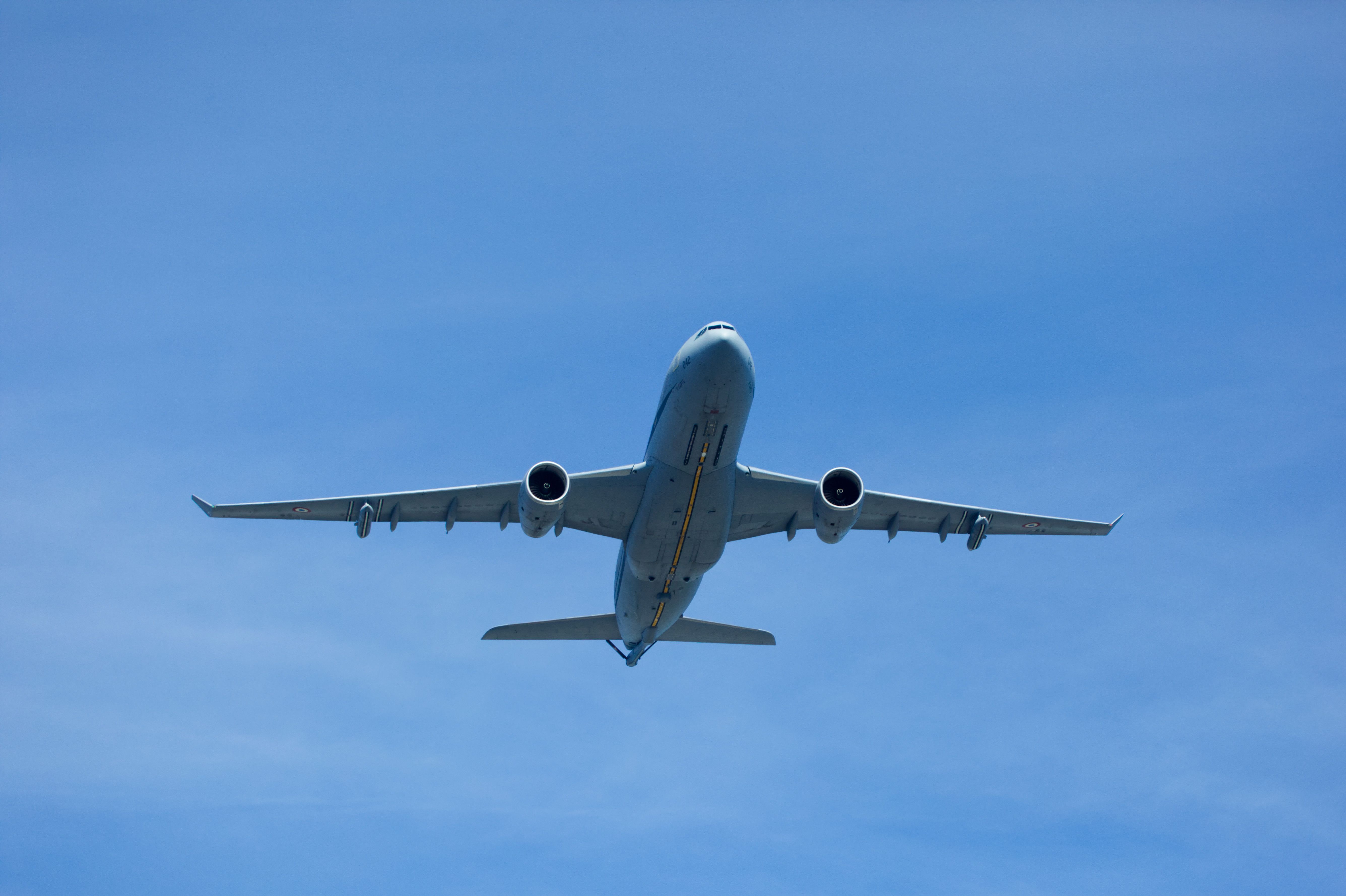 Un avion en plein vol | Source : Pexels