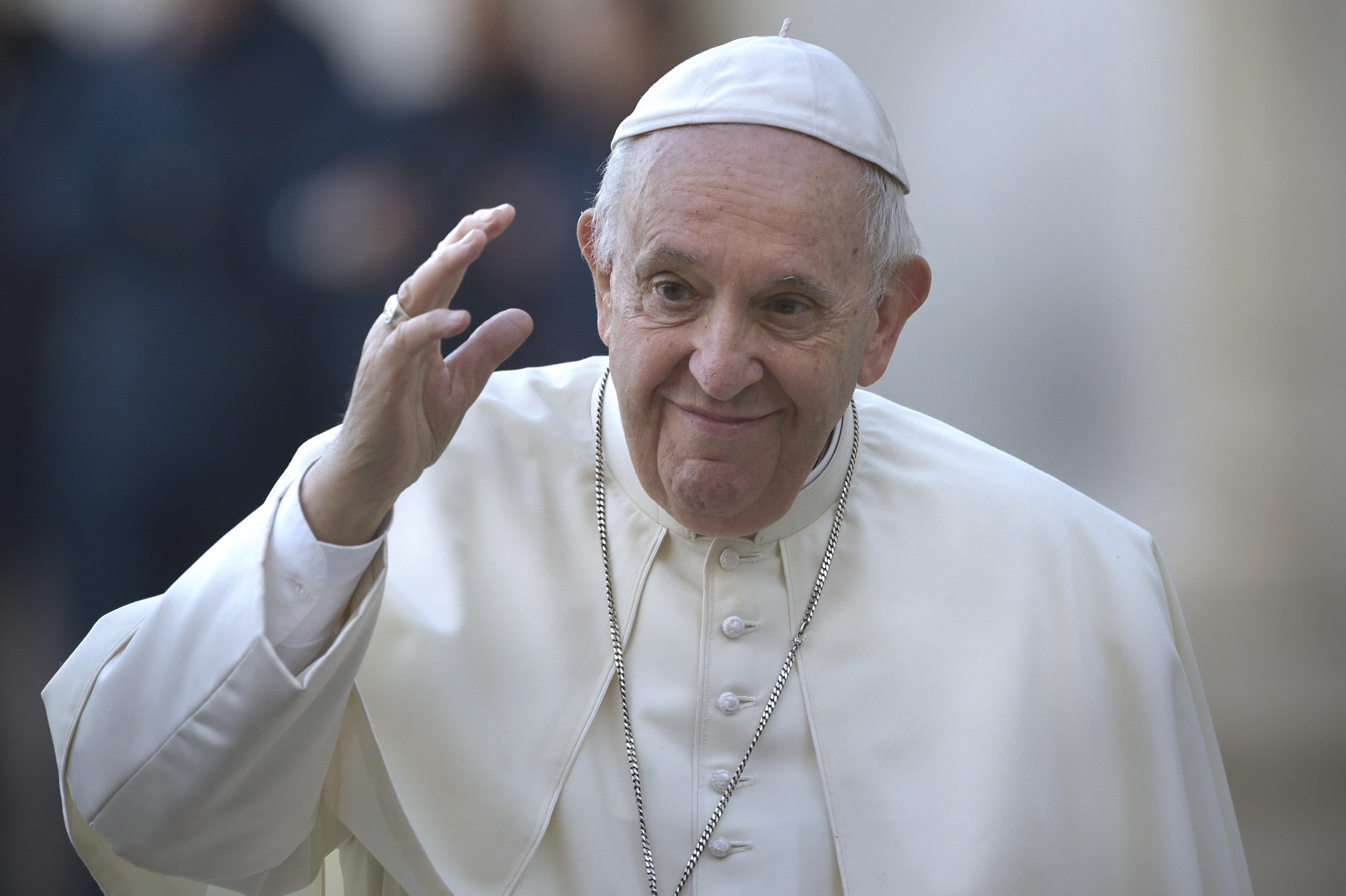 Le pape François se réunit sur la place Saint-Pierre, au Vatican, le 18 avril 2022 | Source : Getty Images