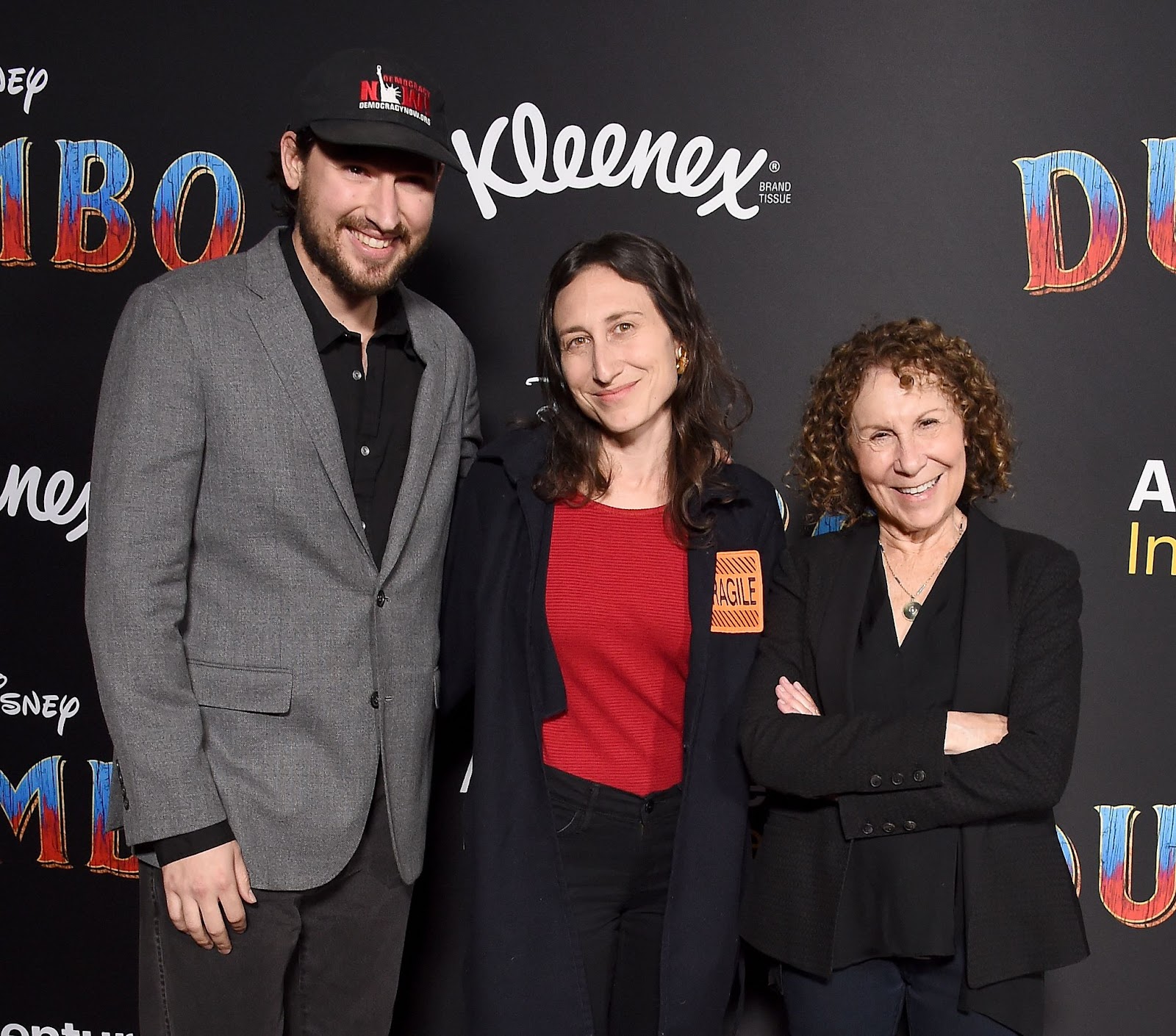 Grace Fan DeVito et Rhea Perlman lors de la première du film "Dumbo" de Disney, le 11 mars 2019, à Los Angeles, en Californie. | Source : Getty Images