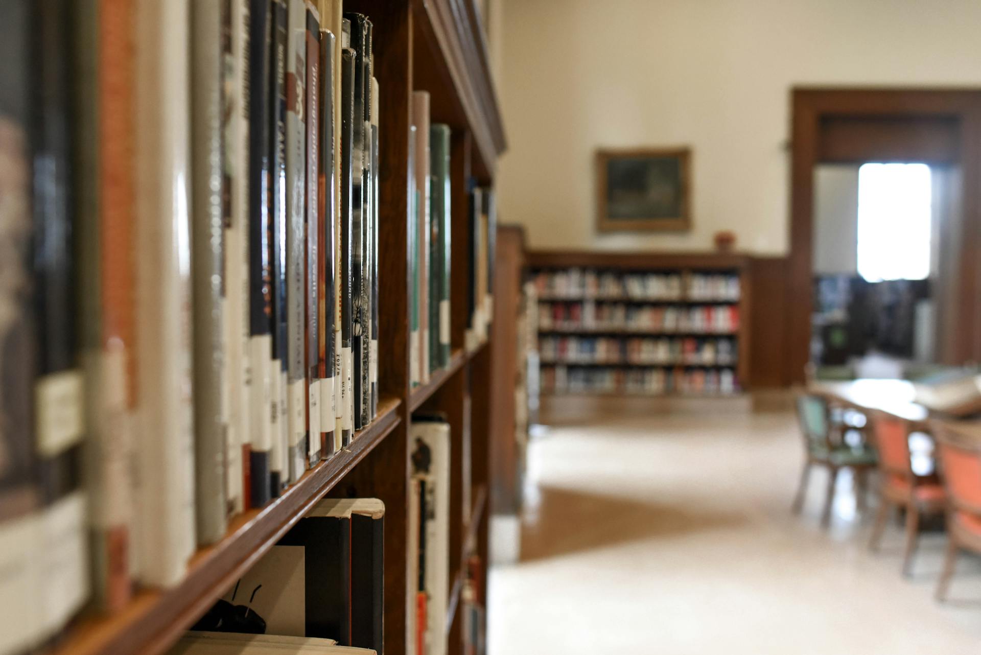 Une bibliothèque | Source : Pexels