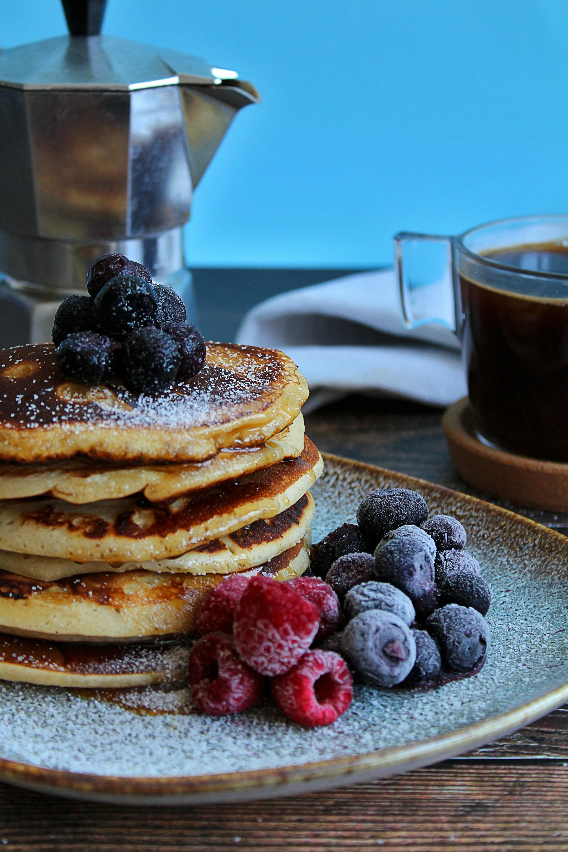 Café et crêpes sur une table | Source : Pexels