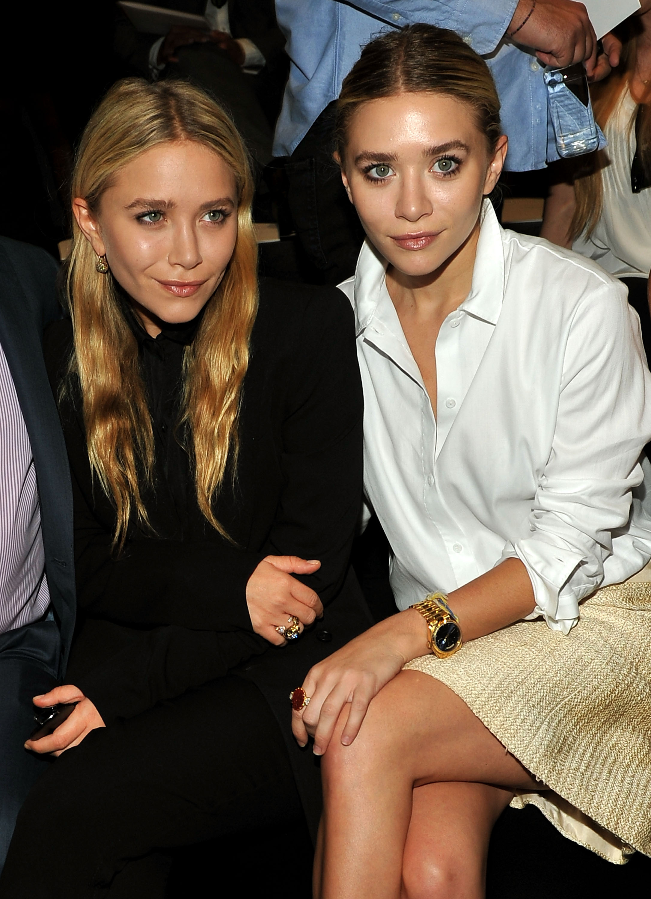 Mary-Kate et Ashley Olsen au défilé de mode printanier de J.Mendel, le 14 septembre 2011, à New York | Source : Getty Images