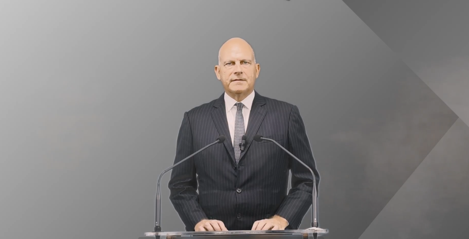 Le PDG d'Air India, Campbell Wilson, lors d'une conférence de presse après le crash de l'avion Boeing 787-8 Dreamliner le 12 juin 2025 | Source : X/airindia