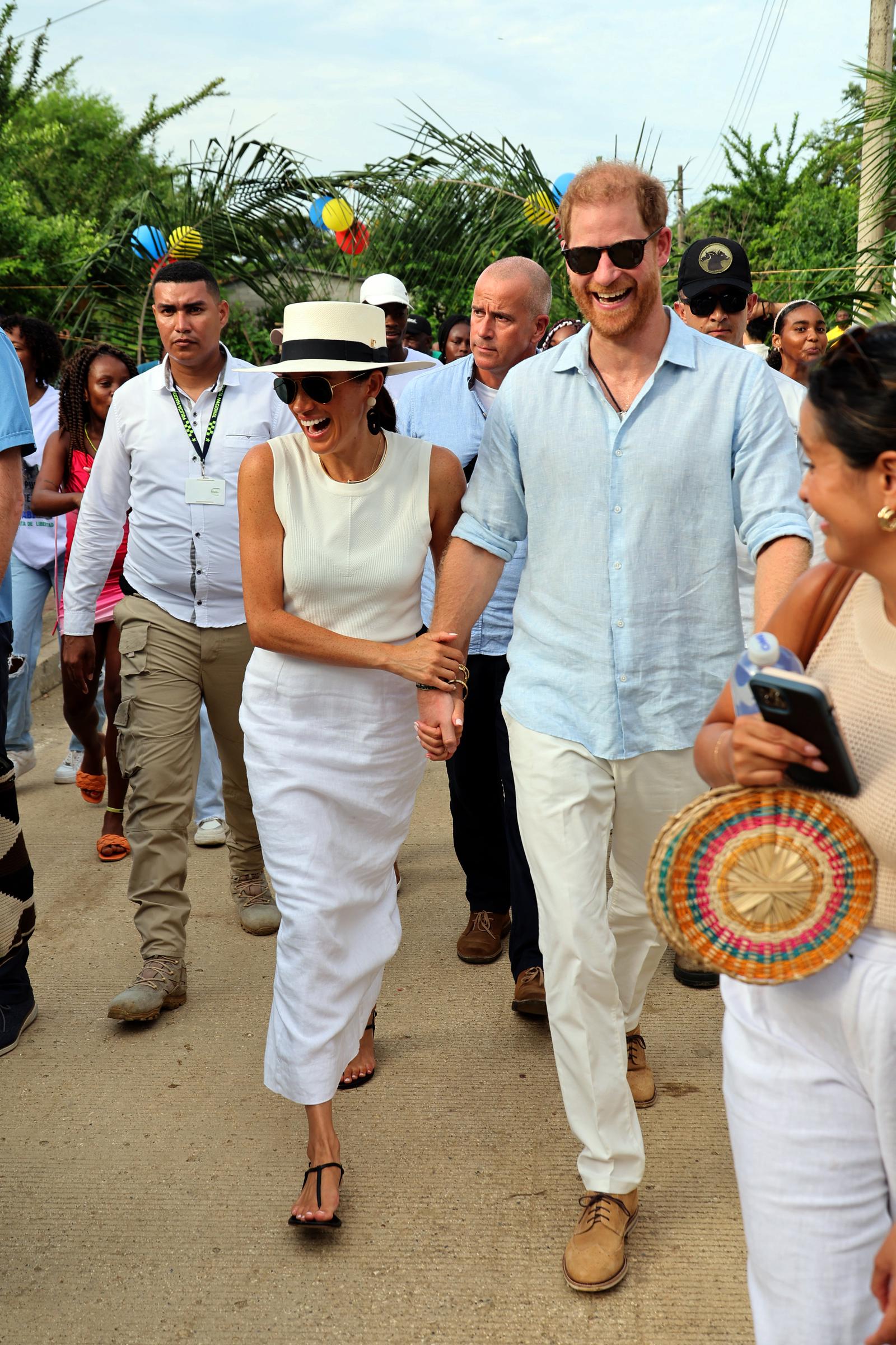 Meghan, duchesse de Sussex et le prince Harry, duc de Sussex à San Basilio de Palenque lors de leur visite en Colombie le 17 août 2024, à Carthagène. | Source : Getty Images